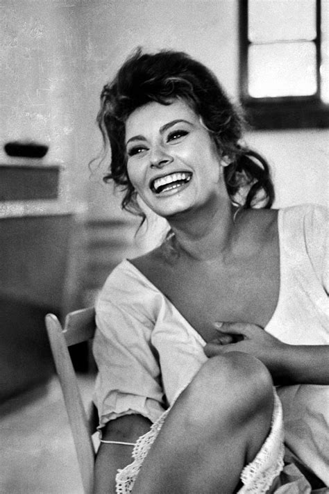 sophia loren young sexy|40+ Stunning Photos Of Young Sophia Loren, The Most Iconic。